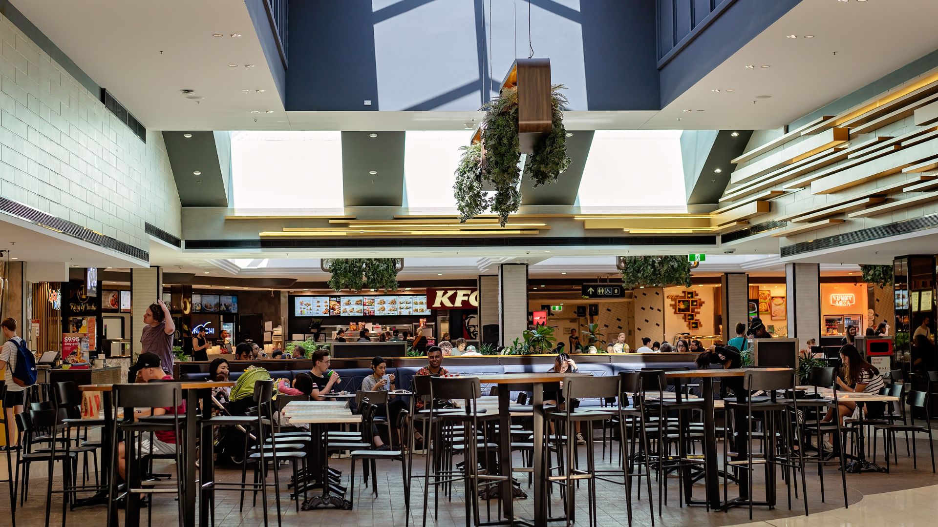 How Food Courts and Dining Areas Cause Shopping Mall Slip and Fall Accidents in Los Angeles image