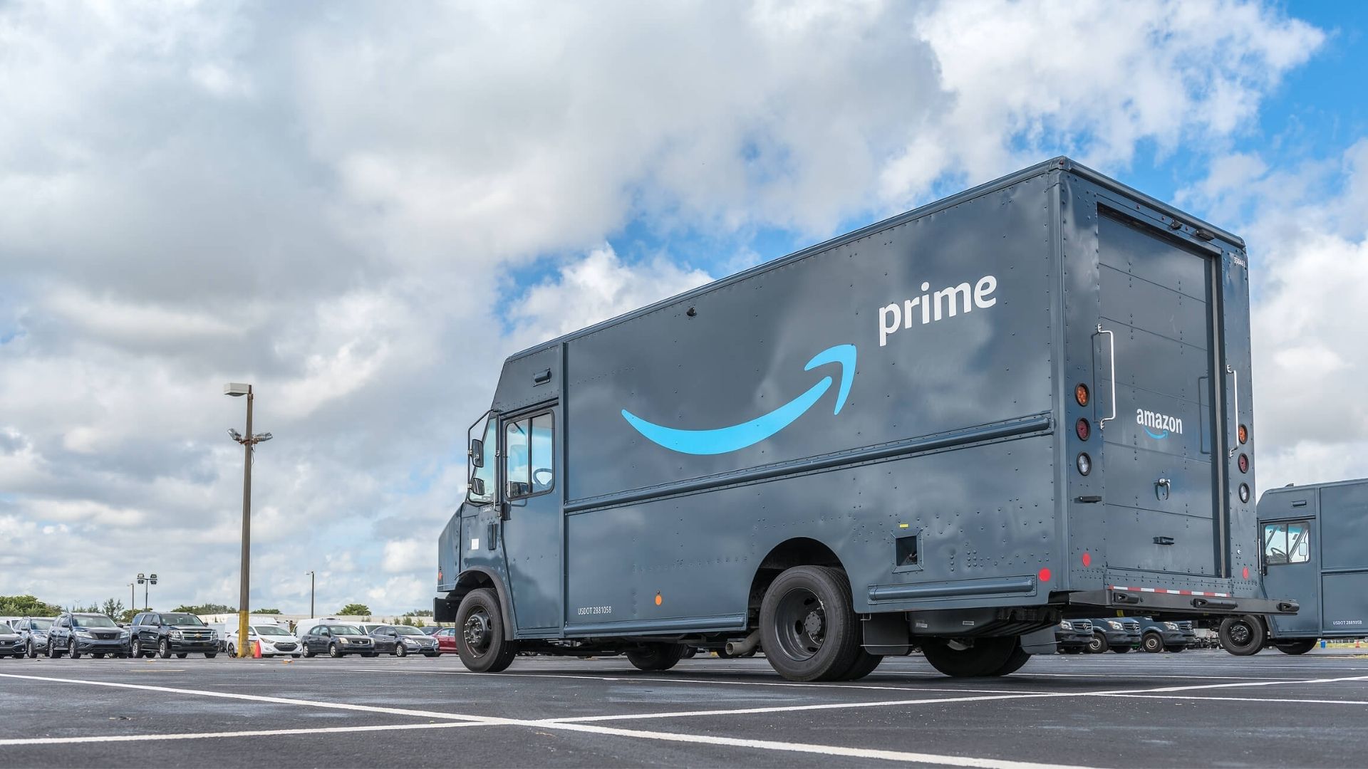 Speak With a Personal Injury Lawyer for Amazon Truck Accidents in Los Angeles Today